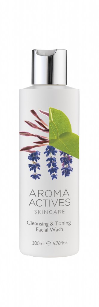 6. Aroma Actives Cleansing&Toning Facial Wash 420 บาท